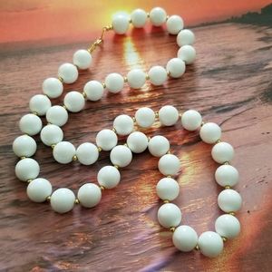 Vintage necklace Marvella white beads necklace gold tone